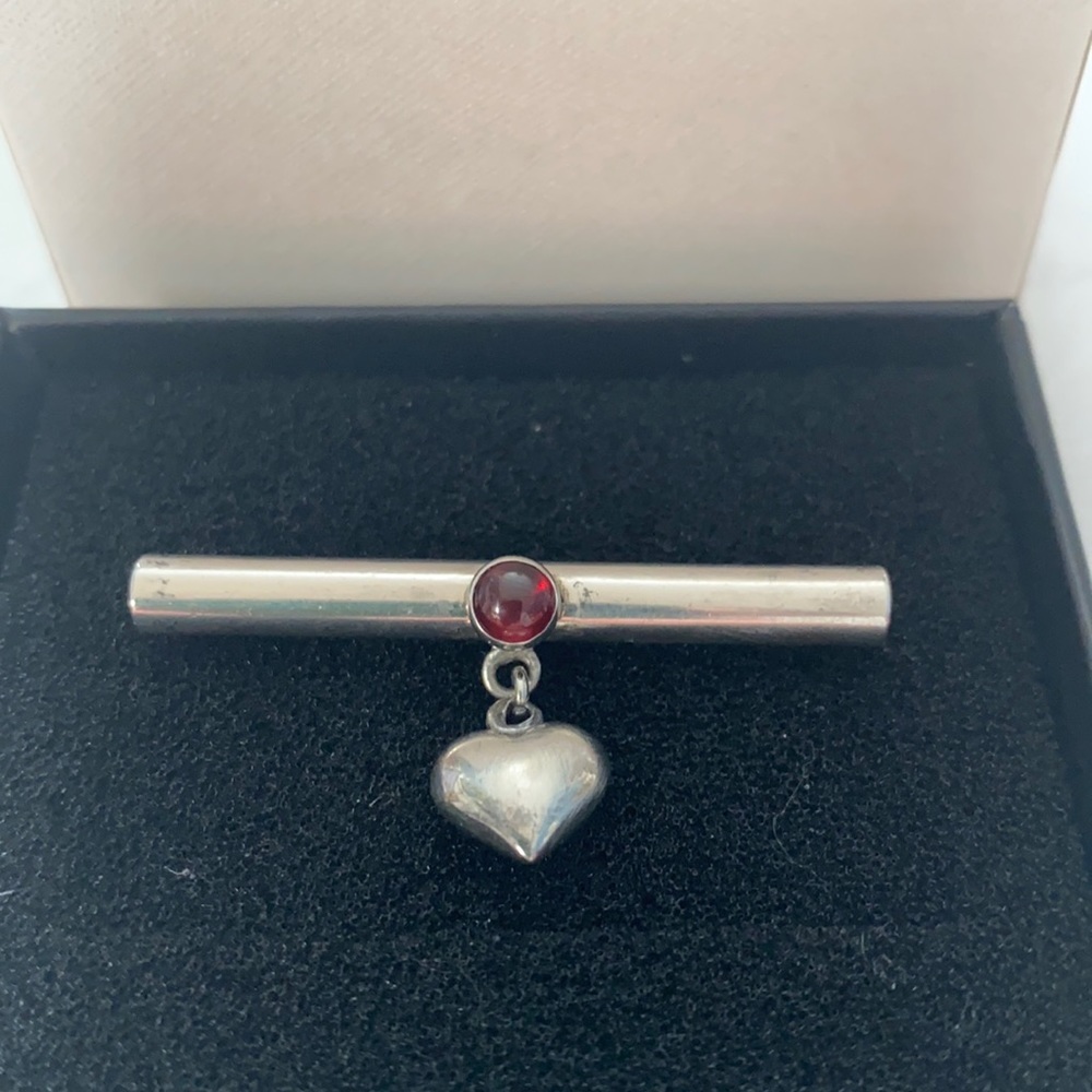Antique Vintage Sterling Silver Brooch with Garnet Stone. ♥️